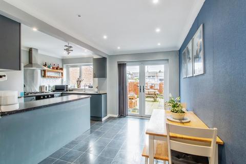 49 Highfield, Tingley, Wakefield, WF3 1LA