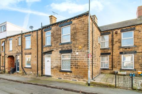 3 bedroom end of terrace house for sale, North Parade, Leeds LS27