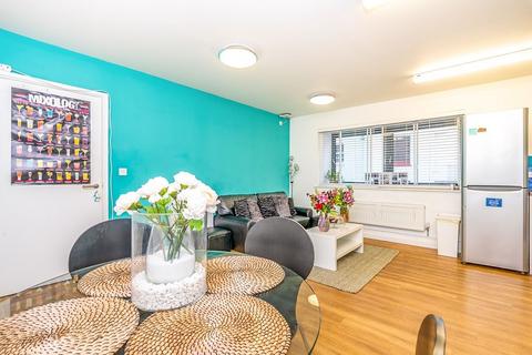 4 bedroom flat to rent, Carlton Place, Southampton SO15
