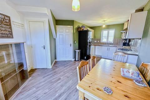 3 bedroom end of terrace house for sale, Hidcote Way, Daventry, NN11 8AE