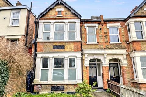 2 bedroom flat for sale, Eglinton Hill, Shooters Hill, London, SE18