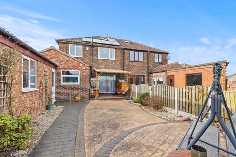 3 The Mount, Edenthorpe, Doncaster, DN3 2JL
