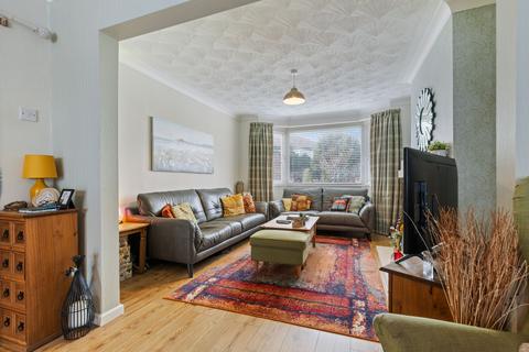 3 The Mount, Edenthorpe, Doncaster, DN3 2JL