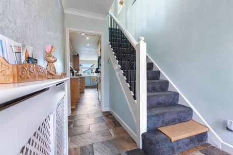 3 The Mount, Edenthorpe, Doncaster, DN3 2JL