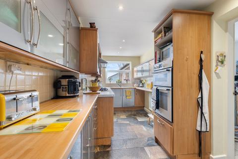 3 The Mount, Edenthorpe, Doncaster, DN3 2JL