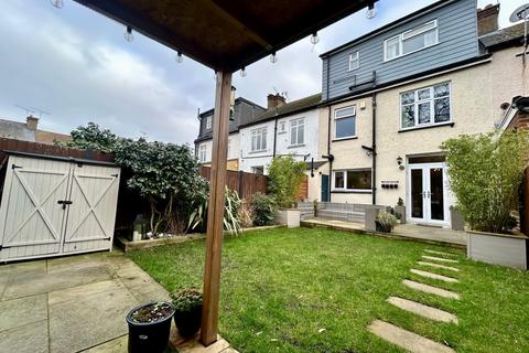 21 Milton Avenue, Gravesend, DA12 1QL