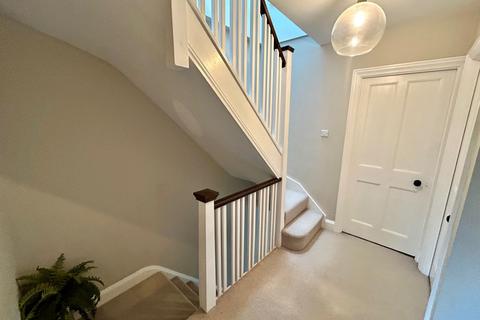 21 Milton Avenue, Gravesend, DA12 1QL