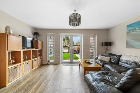 4 bedroom end of terrace house for sale, Searle Crescent, Chelmsford CM1