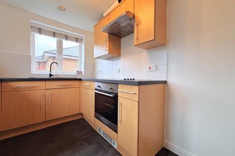 2 bedroom apartment to rent, Saltash Road, Swindon SN2