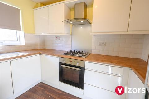 2 bedroom terraced house for sale, Abbotswood Close, Winyates Green, Redditch