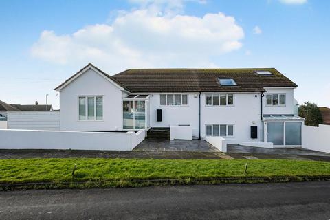 5 bedroom detached house for sale, Oaklands Avenue, Saltdean, BN2