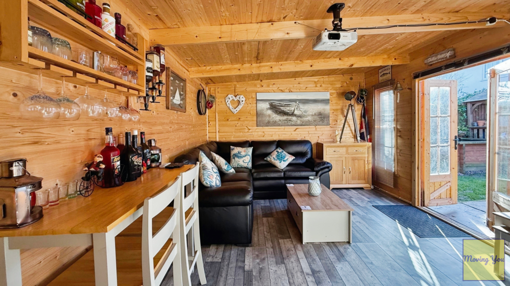 Garden room/bar