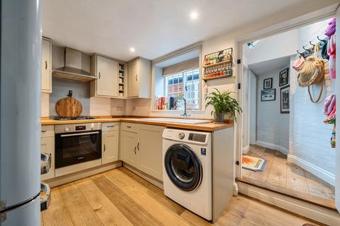 2 bedroom end of terrace house for sale, Petworth Road, Haslemere, Surrey, GU27