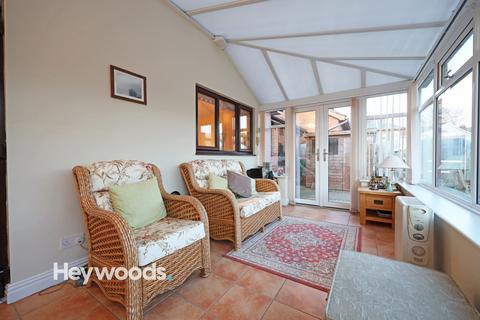 11 Beechfield Drive, Stafford, ST17 0YH