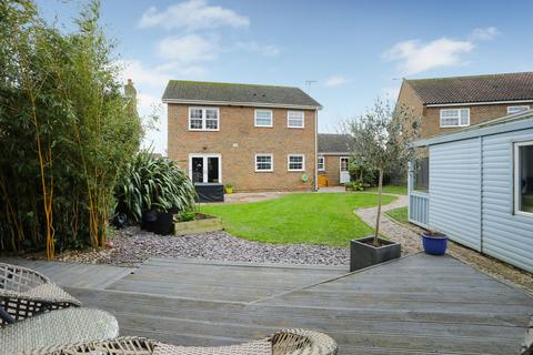13 Blake Close, Walmer, Deal, CT14 7UB