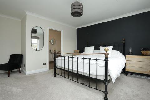 13 Blake Close, Walmer, Deal, CT14 7UB
