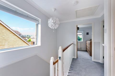 10 Peel Close, Charlton Kings, Cheltenham, GL53 8QH