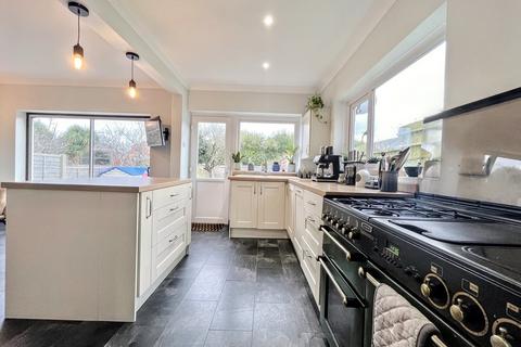 3 bedroom detached house for sale, Southbourne