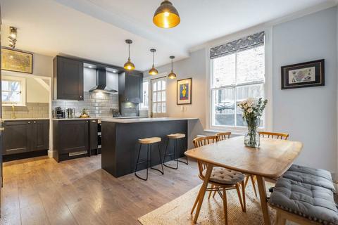 2 bedroom maisonette for sale, Burnbury Road, London SW12