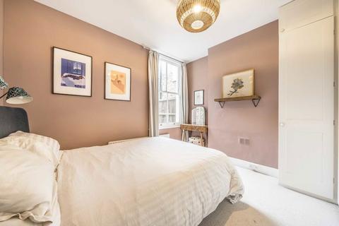 2 bedroom maisonette for sale, Burnbury Road, London SW12