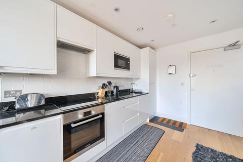 Flat 29, Central Cross Apartments, 2 South End, Croydon, CR0 1GU