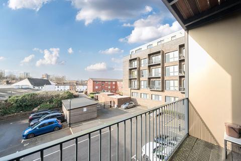 Flat 29, Central Cross Apartments, 2 South End, Croydon, CR0 1GU