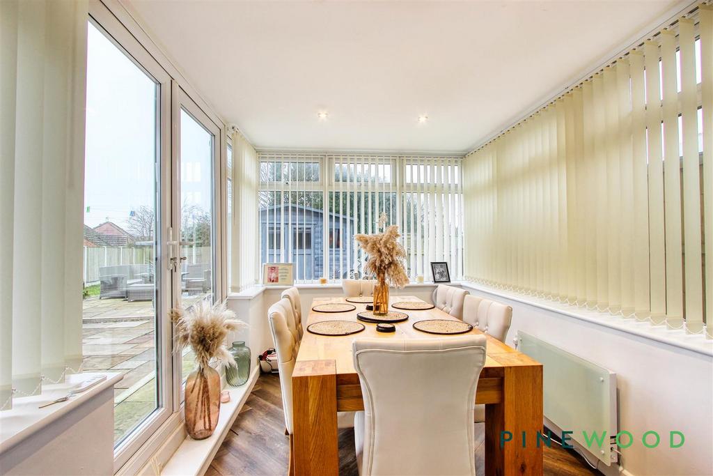 Conservatory/dining area