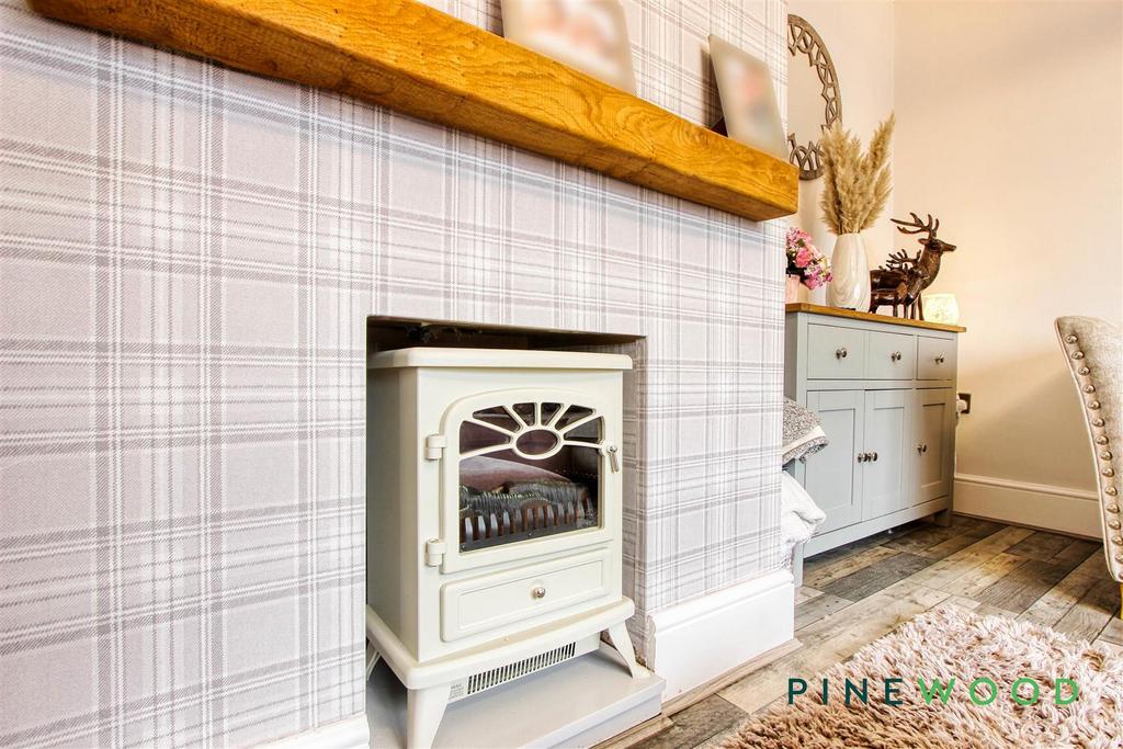 Lounge   fireplace