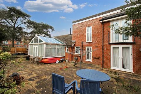 4 bedroom chalet for sale, Harford Manor Close, Norwich