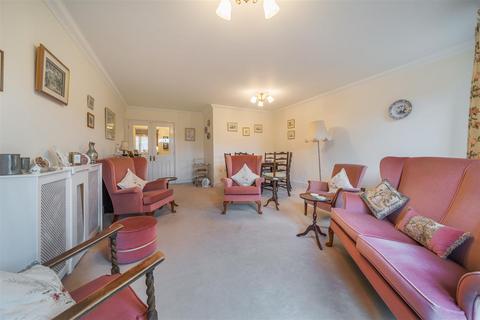 2 bedroom apartment for sale, Greenfields, Middleton-on-Sea