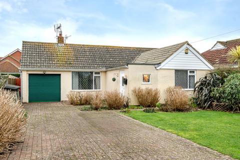 2 bedroom detached bungalow for sale, Grafton Road, Selsey, PO20