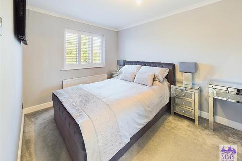 undefined, Chequers Court, Strood