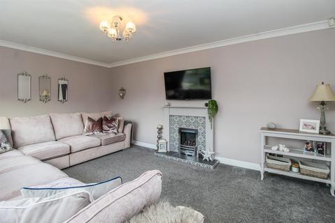 3 bedroom detached house for sale, Lennox Drive, Wakefield WF2