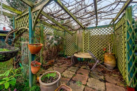 22 West Hallowes, London, SE9 4EX