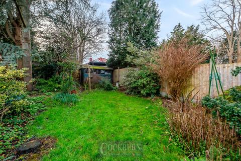 22 West Hallowes, London, SE9 4EX