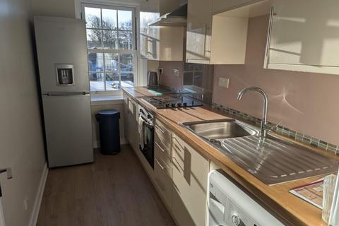 18d Kirkhill Road, Penicuik, EH26 8HZ