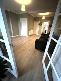 18d Kirkhill Road, Penicuik, EH26 8HZ