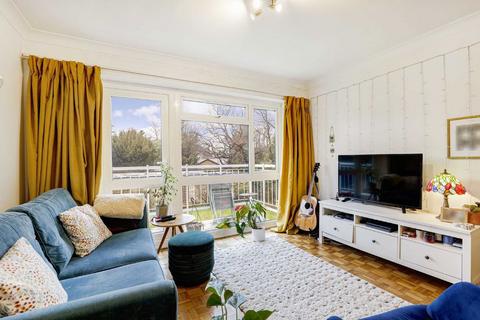 1 bedroom flat for sale, Upper Brighton Road, Surbiton KT6