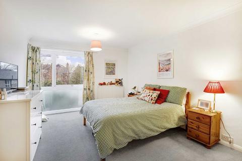 1 bedroom flat for sale, Upper Brighton Road, Surbiton KT6