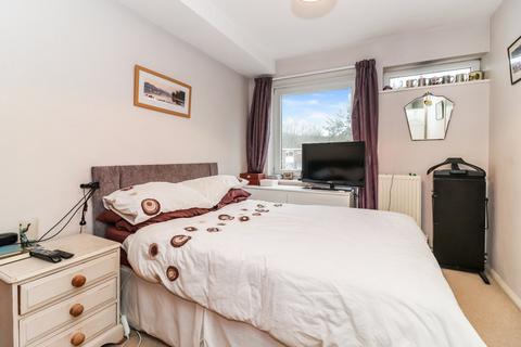 2 bedroom apartment for sale, Wentworth Place, Waterside, Chesham, Buckinghamshire, HP5