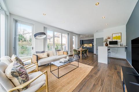 3 bedroom flat for sale, Woodborough Road, Putney