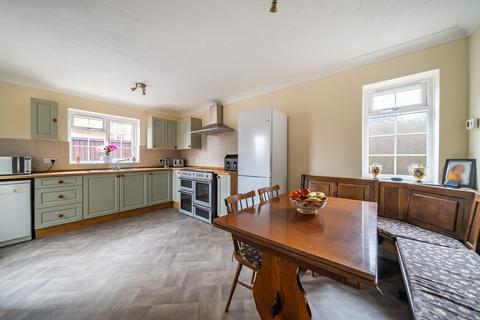 undefined, Kingsley, cul de sac location