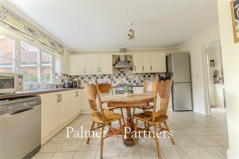 4 bedroom detached house for sale, Warren Avenue, Saxmundham, Suffolk, IP17