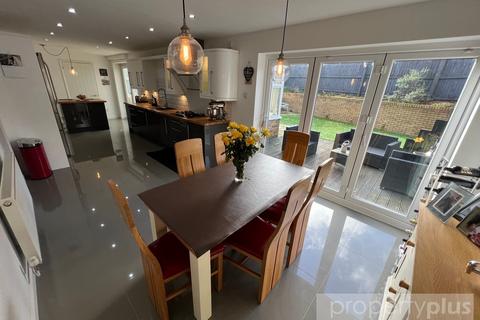 5 bedroom detached house for sale, Graig Y Mynydd, Thomastown - Tonyrefail