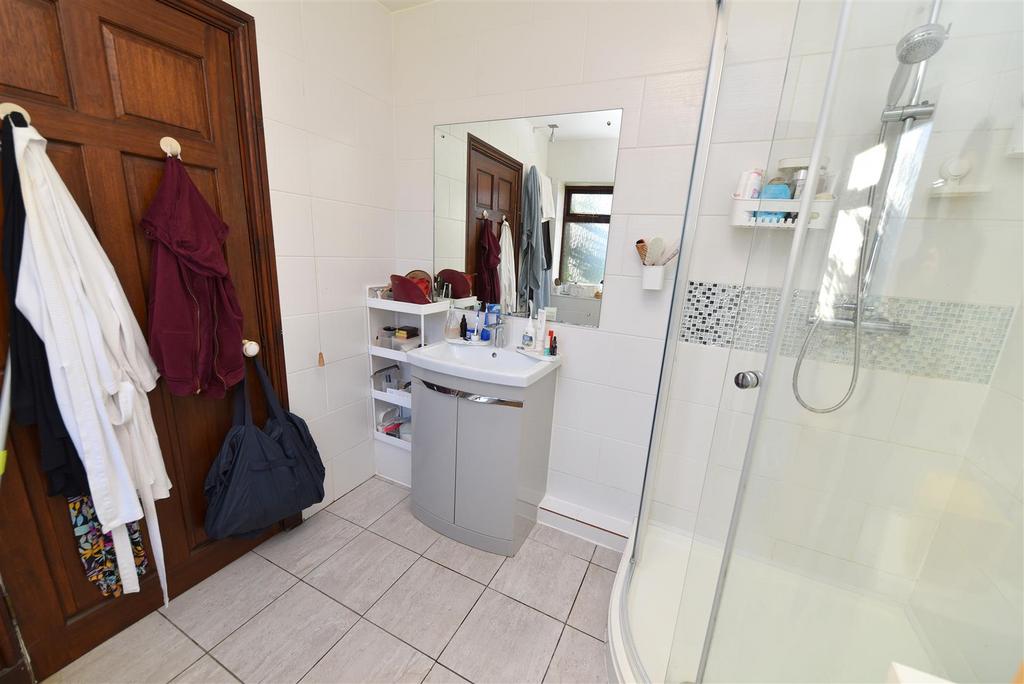 Ensuite.JPG