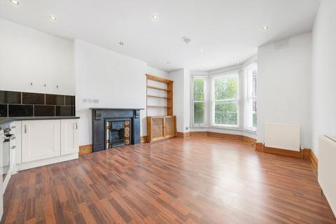 2 bedroom flat for sale, Culverden Road, London SW12