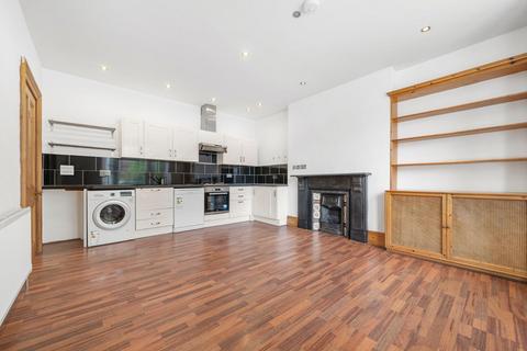 2 bedroom flat for sale, Culverden Road, London SW12