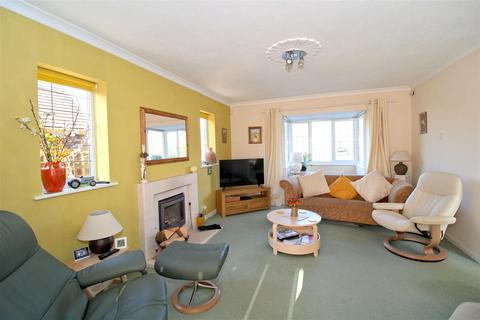 3 bedroom detached house for sale, Sutton Road, Seaford