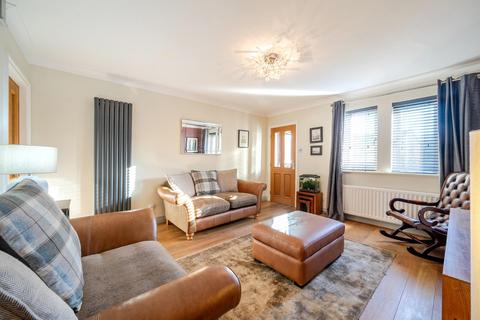 3 Bradford Close, Bramham, Wetherby, LS23 6RU