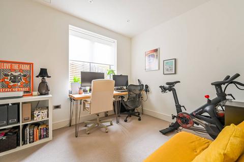 2 bedroom flat for sale, London E3